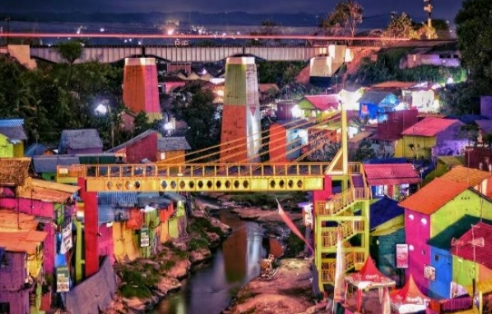 Jelajah Warna - warni Kampung Jodipan Malang Jawa Timur