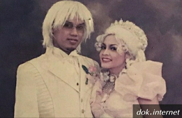 5 Potret Jadul Artis 90-an Ketika Menikah