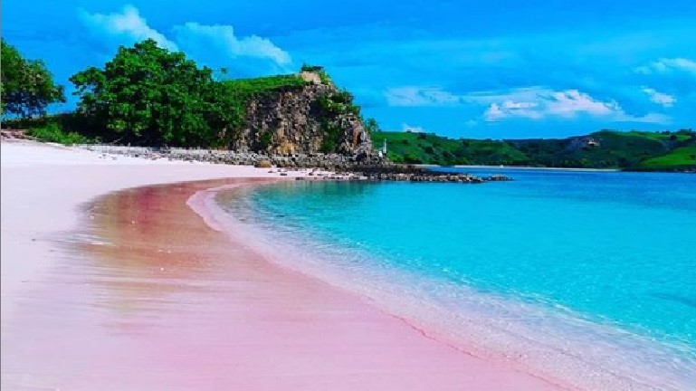 Ada Banyak  Objek Wisata di Sekitar Pantai Pink Lombok