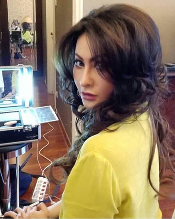 5 Potret  Terbaru Diana Pungky, Semakin Menawan & Pembisnis