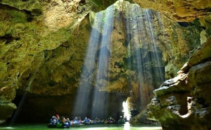 5 Goa di Indonesia yang Memiliki Keindahan Luar Biasa