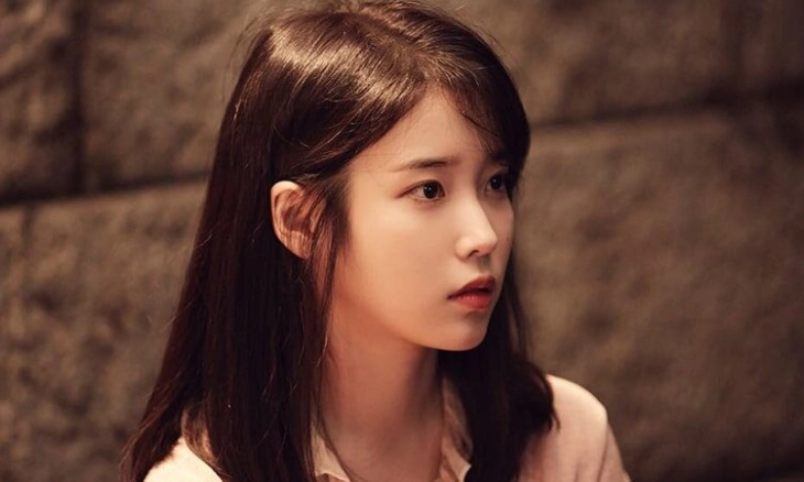 Agensi IU Minta Maaf Atas Masalah Merchandise dan Ambil Tindakan Hukum terhadap Postingan Jahat