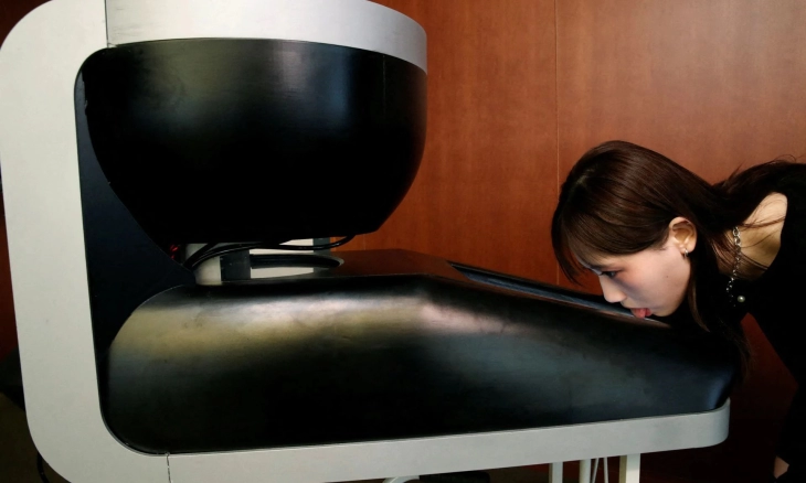 Luar Biasa! Jilat TV Sekarang untuk Mencicipi Makanan dari Jarak Jauh