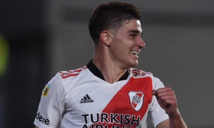 Bukan MU, Julian Alvarez Justru Merapat ke City