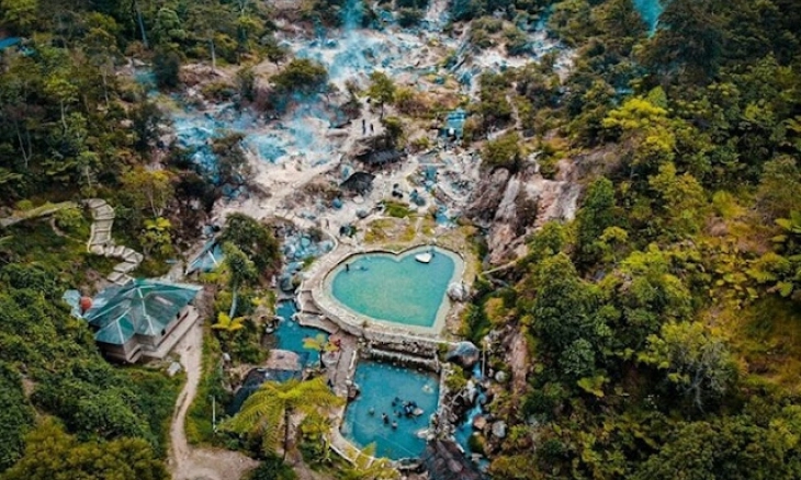 Berwisata Sekaligus Mengobati Penyakit di Kawah Rengganis