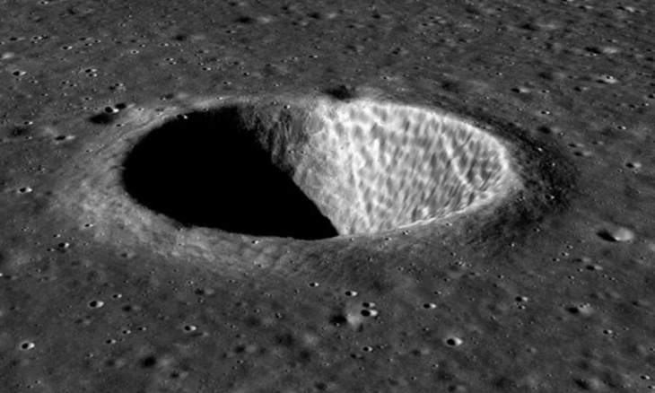 Roket Jahat Menabrak Bulan dan Menciptakan Kawah Selebar 65 Kaki