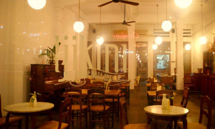 Kedai Tjikini Rumah Makan Dengan Suasana Tempo Dulu.