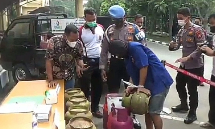 Polisi Grebeg Lokasi Penyuntikan Gas Subsidi 3 Kg ke 12 Kg, Satu Pelaku Diburu