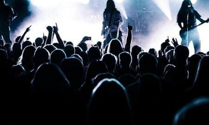 Aman dan Seru Menonton Konser