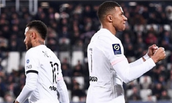 Jika Bertahan di PSG, Gaji Mbappe Lampaui Messi