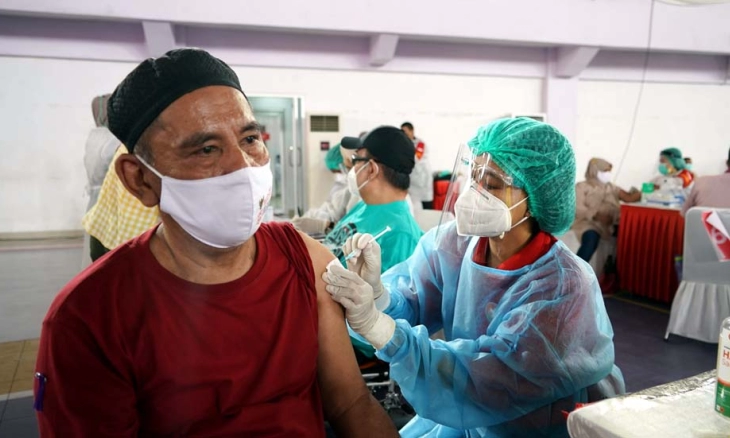 Gejala Ringan Omicron Tidak Berlaku bagi Lansia