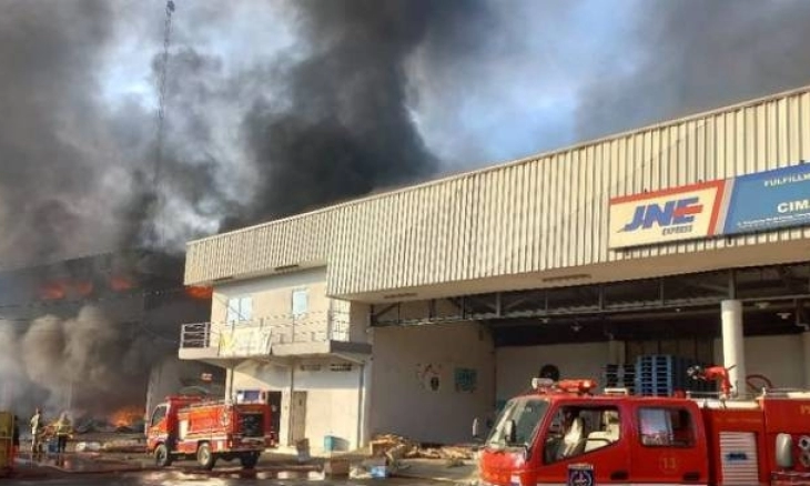 Kebakaran Gudang JNE di Cimanggis Depok