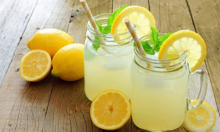 Alasan Minum Air Lemon Setiap Pagi untuk Kesehatan