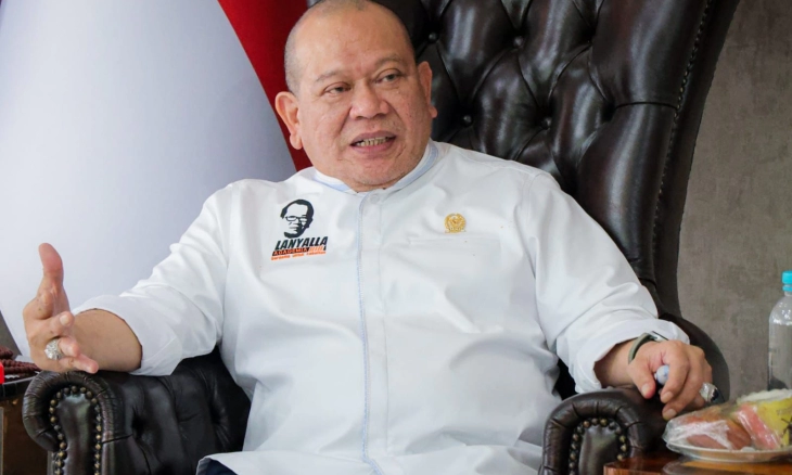 BLT Minyak Goreng Bukti Oligarki Sawit Menang Hattrick 