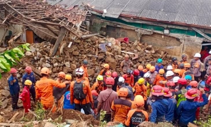 Longsor di Desa Cipelang Kabupaten Bogor, 4 Orang Meninggal