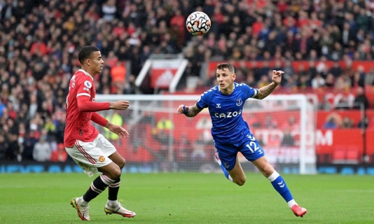 Lucas Digne Merapat ke Aston Villa