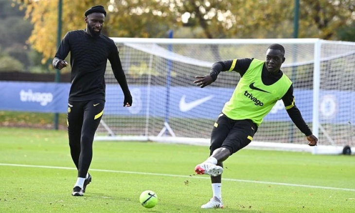 Ditawari Malang Sarr, Milan dan Napoli Mau Nggak?