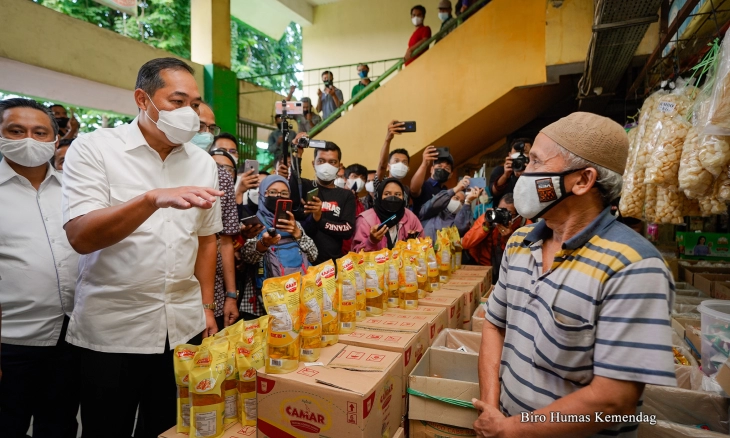 Pasokan Minyak Goreng ke Pasar Rakyat Terus Berjalan