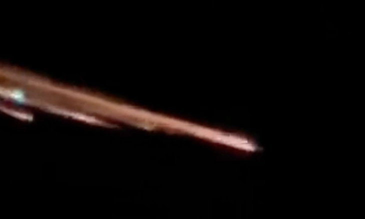 Hujan Meteor Menerangi Langit di Dua Kota