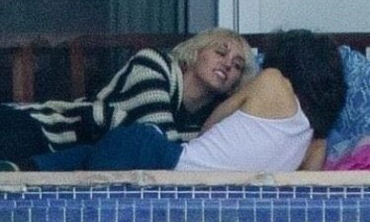 Miley Cyrus dan Maxx Morando Liburan Romantis ke Meksiko