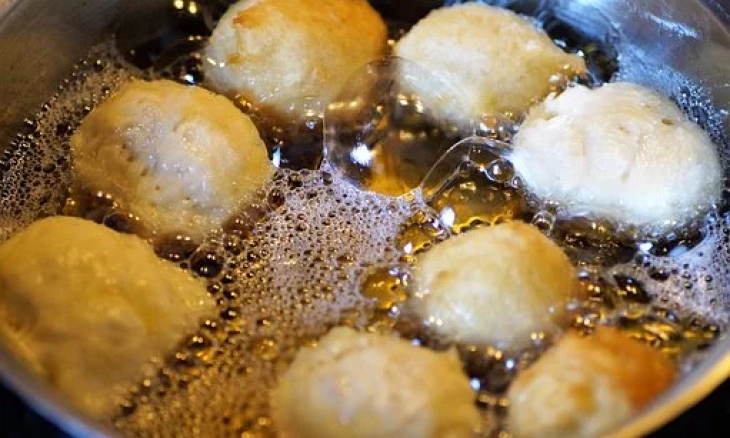 Jernihkan Minyak Goreng Bekas Agar Bisa Digunakan Lagi