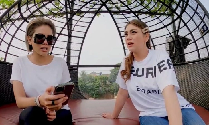 Celine Evangelista Suka Bule, Agreif dan Kental