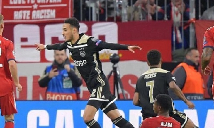 Mazroui Berniat Tinggalkan Ajax Amsterdam