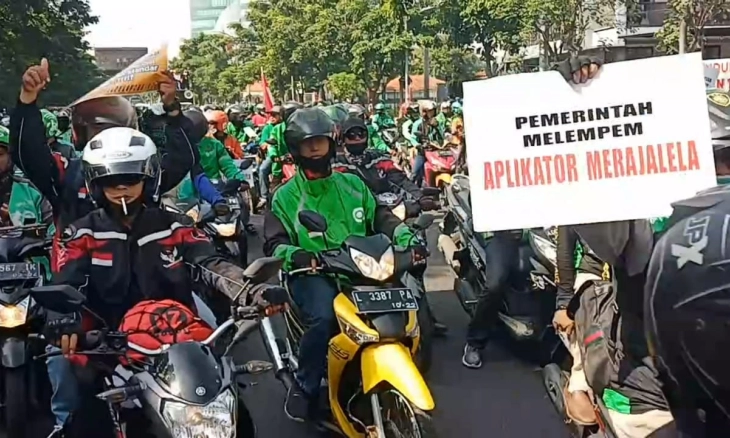 Ribuan Ojol Konvoi Tuntut Kenaikan Tarif, dan Lakukan Aksi Sweeping