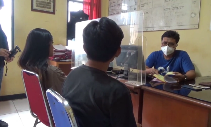 Pasutri Ajak Anaknya yang Masih Balita Mencuri Sepeda Motor