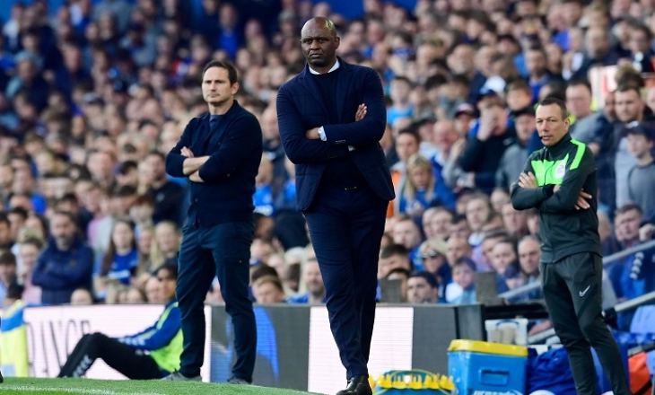 Diprovokasi, Patrick Vieira Tendang Suporter Everton