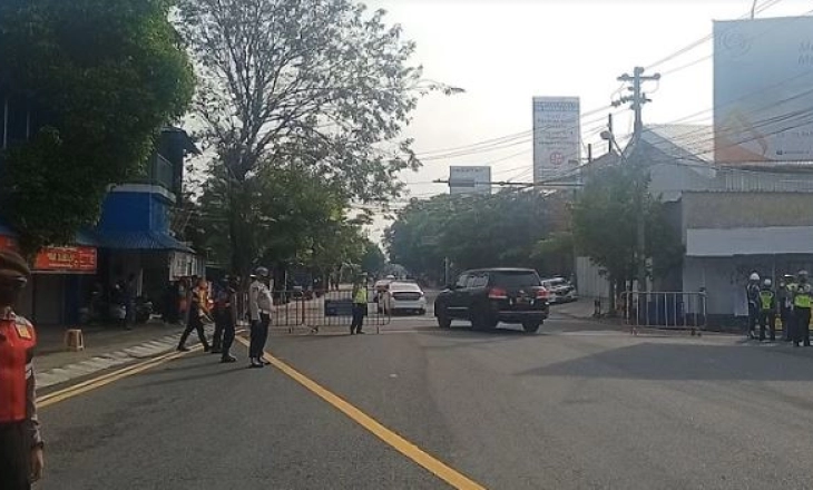 Ada Pernikahan Adik Jokowi, Jalan Letjen Suprapto Ditutup