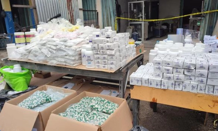 Home Industry Obat Keras Ilegal di Cibinong 