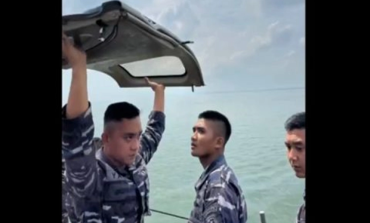 Badan Pesawat TNI AL yang Jatuh di Selat Madura Ditemukan