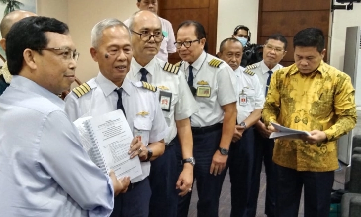 Pensiunan Pilot Merpati Curhat ke Senayan,DPR: Erick Thohir Menteri Zalim