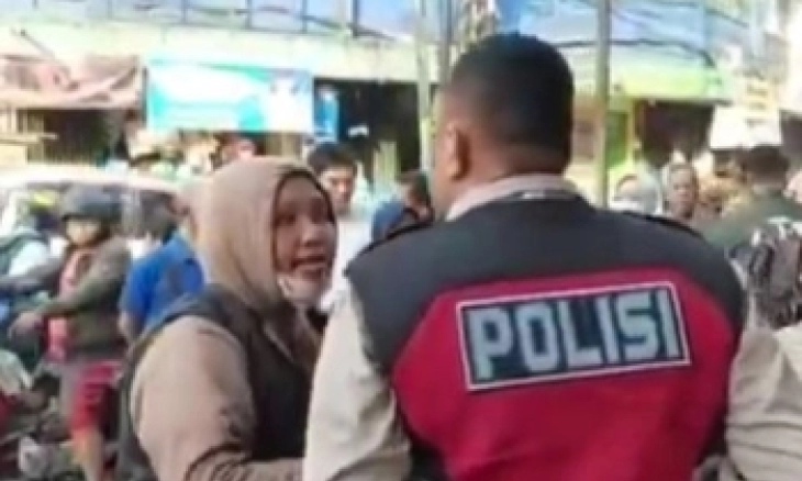 Mahasiswi yang Pukul juga Menggigit Tangan Polisi Saat Ditegur Lawan Arah Ditetapkan sebagai  Tersangka