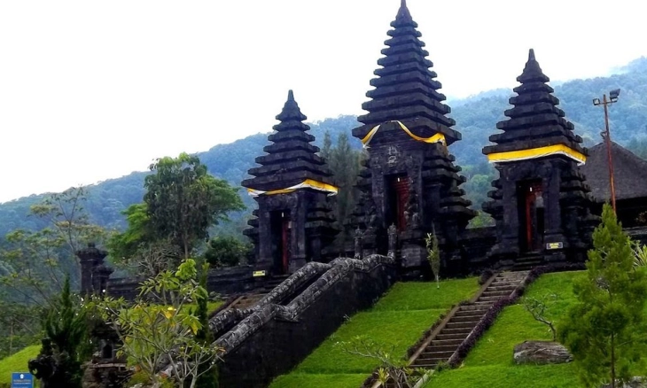 Pura Parahyangan Agung Jagatkartta Wisata Bogor Rasa Bali