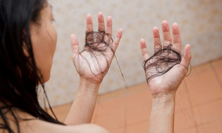 Makanan yang Bisa Mencegah Rambut Rontok di Musim Hujan