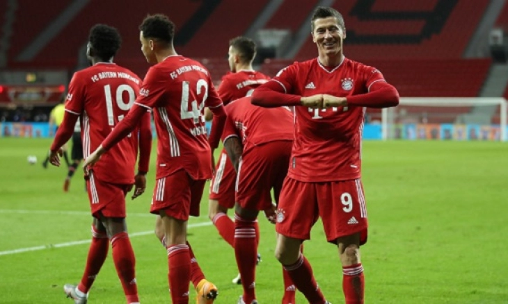 Barcelona Goda Lewandowski dengan Kontrak Empat Tahun