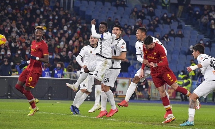 Meski Menang, Performa AS Roma Tak Puaskan Mourinho