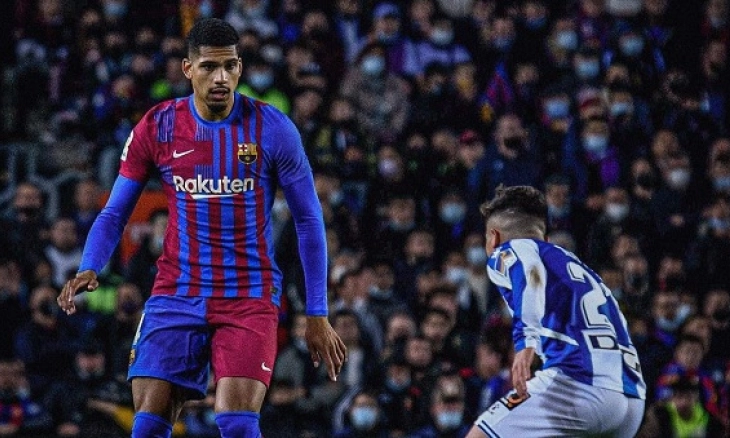 Man City Buru Ronald Araujo di Musim Panas?