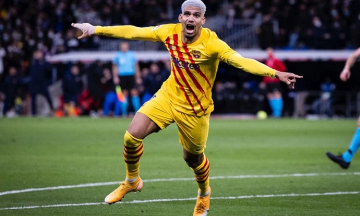 Araujo dan Barcelona Sepakati Kontrak Baru