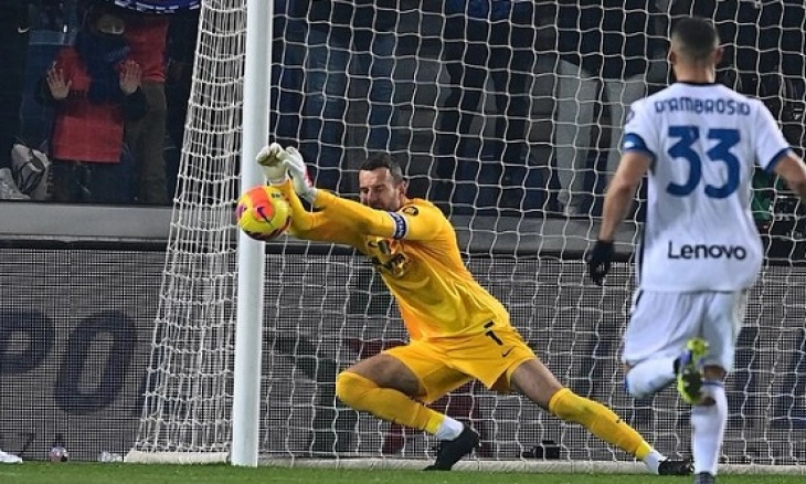 Boyong Onana, Inter Milan Ingin Pertahankan Handanovic