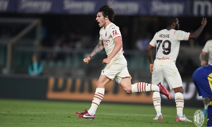 Lihat Sandro Tonali, Legenda Milan Teringat Conte