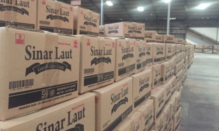 Satgas Pangan Polri Temukan 345.600 Liter Minyak Goreng saat Sidak CV Sinar Laut