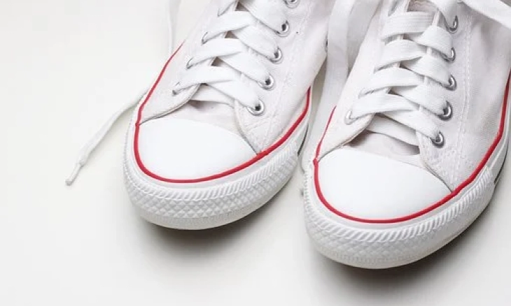 Cukup Oles Pasta Gigi Sepatu Langsung Kinclong