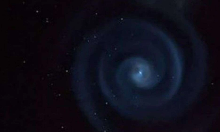 Spiral Misterius Cahaya Biru Terlihat di Langit
