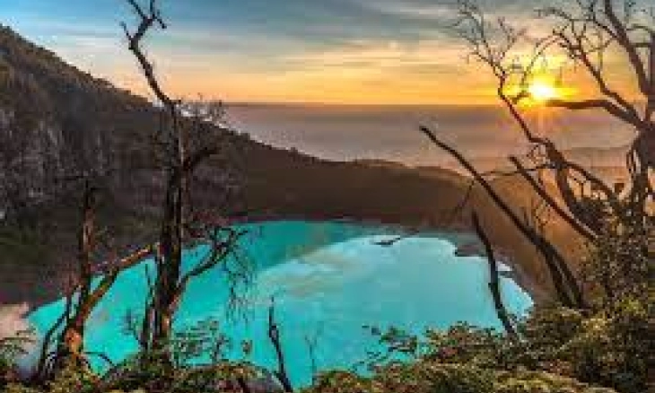 Nikmati Cantiknya Matahari Terbit di Sunan Ibu Bandung