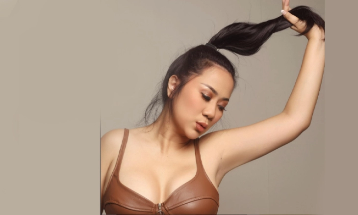 Gaya Jambak Rambut Tante Ernie Bikin Netizen Melotot