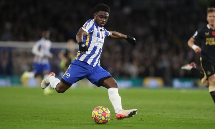 Bekas Bek Chelsea Jadi Target Manchester United