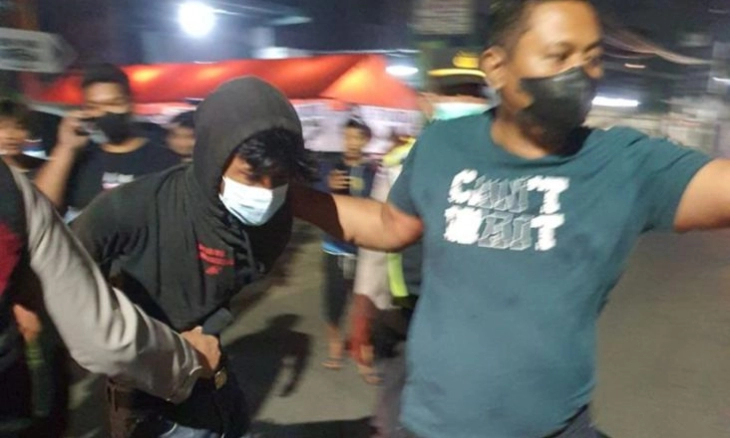 Pelajar Bawa Celurit di Kota Bekasi  Nekat Tabrak Polisi